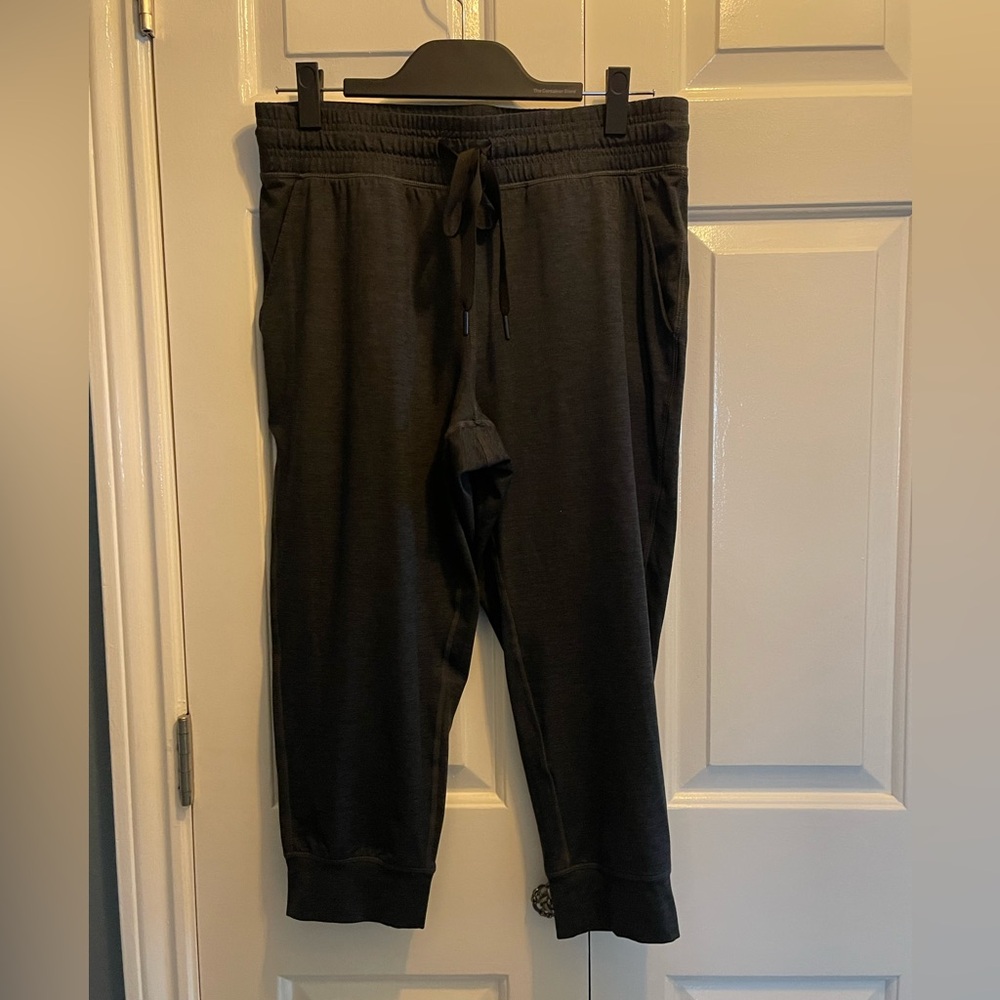 Amazon Essentials Capri Jogger M